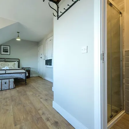 The Willow - 16 Bristol