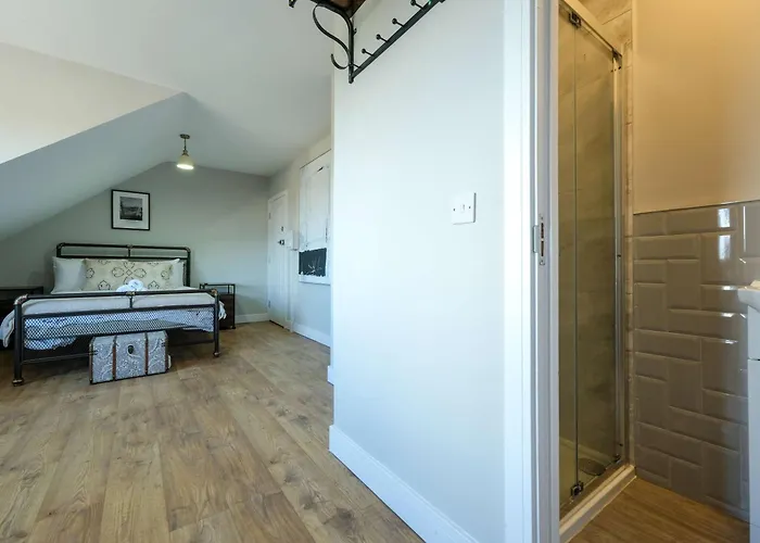 The Willow - 16 Bristol